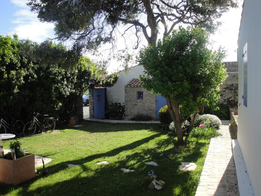 Le Buzet Bleu Bed & Breakfast Noirmoutier-en-l'Ile Exterior photo